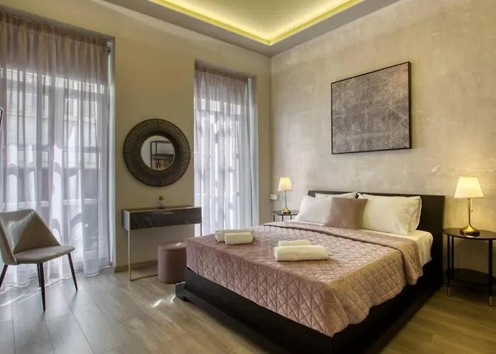 Plaka Filotheis Boutique apt B